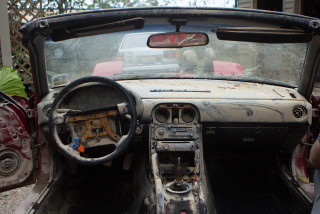 Illustration for article titled The Miata From That Louisiana Flood Rescue Is Getting Restored For Free